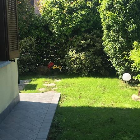 Ferienwohnung Il Gelsomino Di Via Leopardi Arona Exterior foto